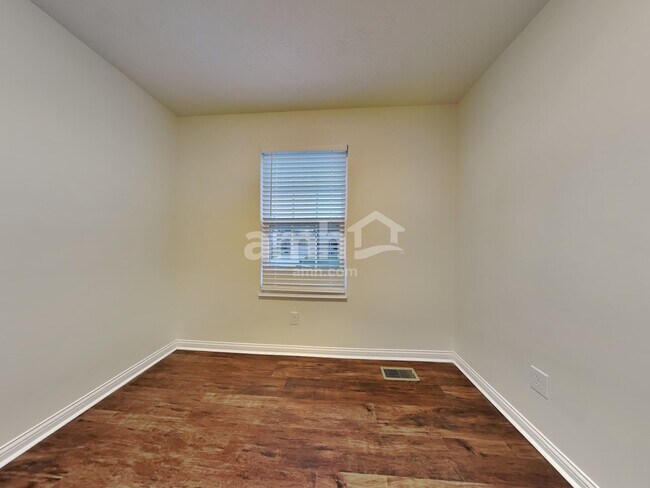 Building Photo - 10319 Stonewall Ct