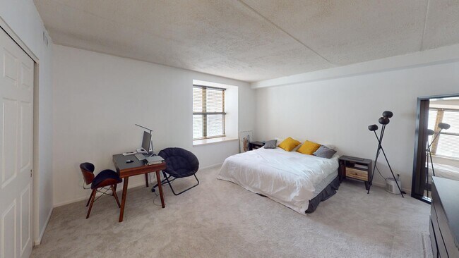 Building Photo - 270 E Highland Ave