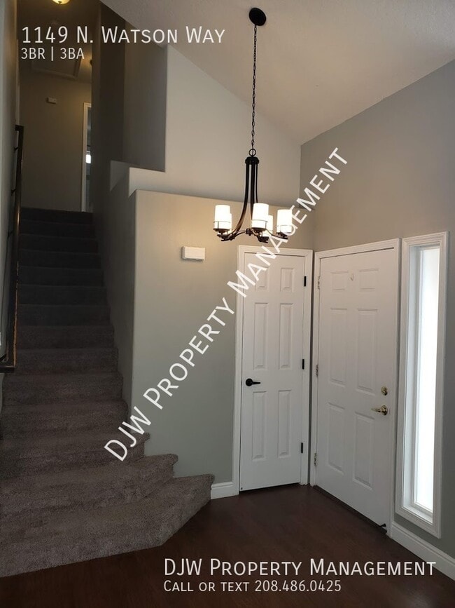 Building Photo - Experience A Modern Lifestyle!!!