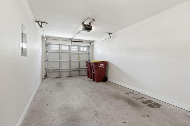 Building Photo - 551 Wingspan Way