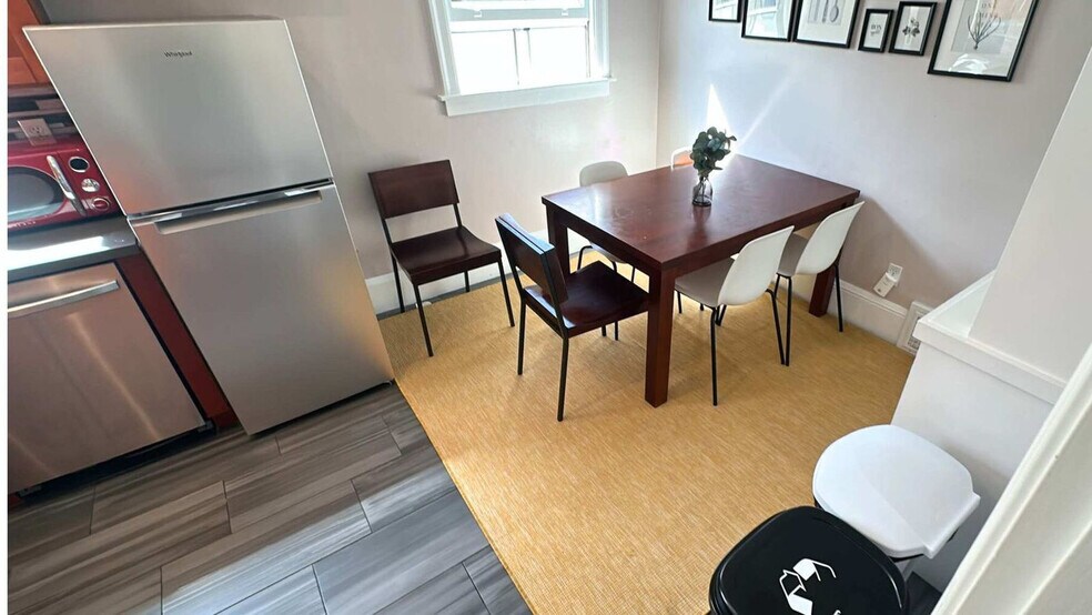 Building Photo - 254 29th St