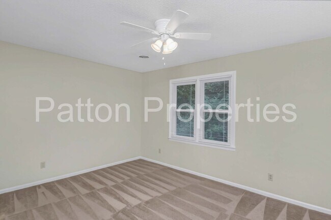 Building Photo - 104-106 Cherry Hall Drive - Outside CoC - TMS#004330-02-018