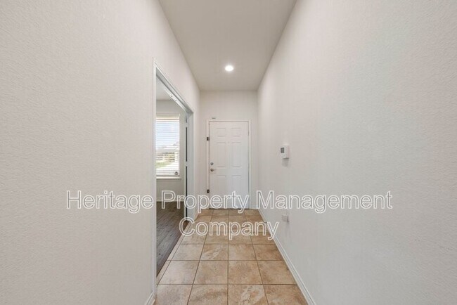 Building Photo - 7347 Bluebonnet Bay