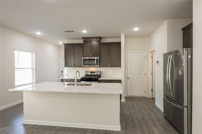 Building Photo - 345 Timberland Ave