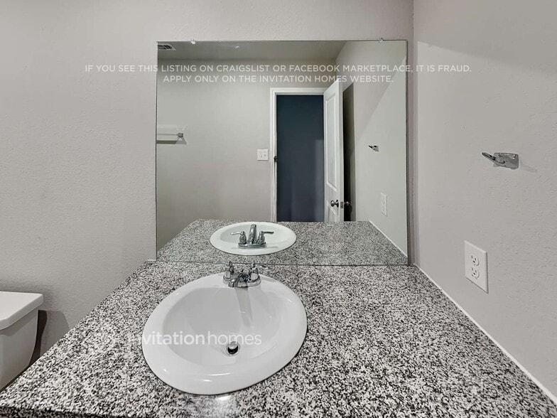 Building Photo - 5525 Verdugos Pl