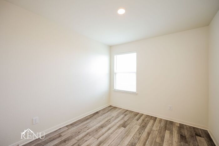 Building Photo - 2902 Citron Garden