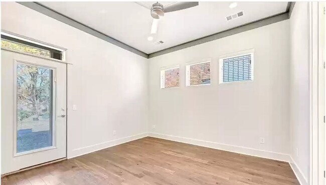 Building Photo - New construction in the heart of East Fayetteville!