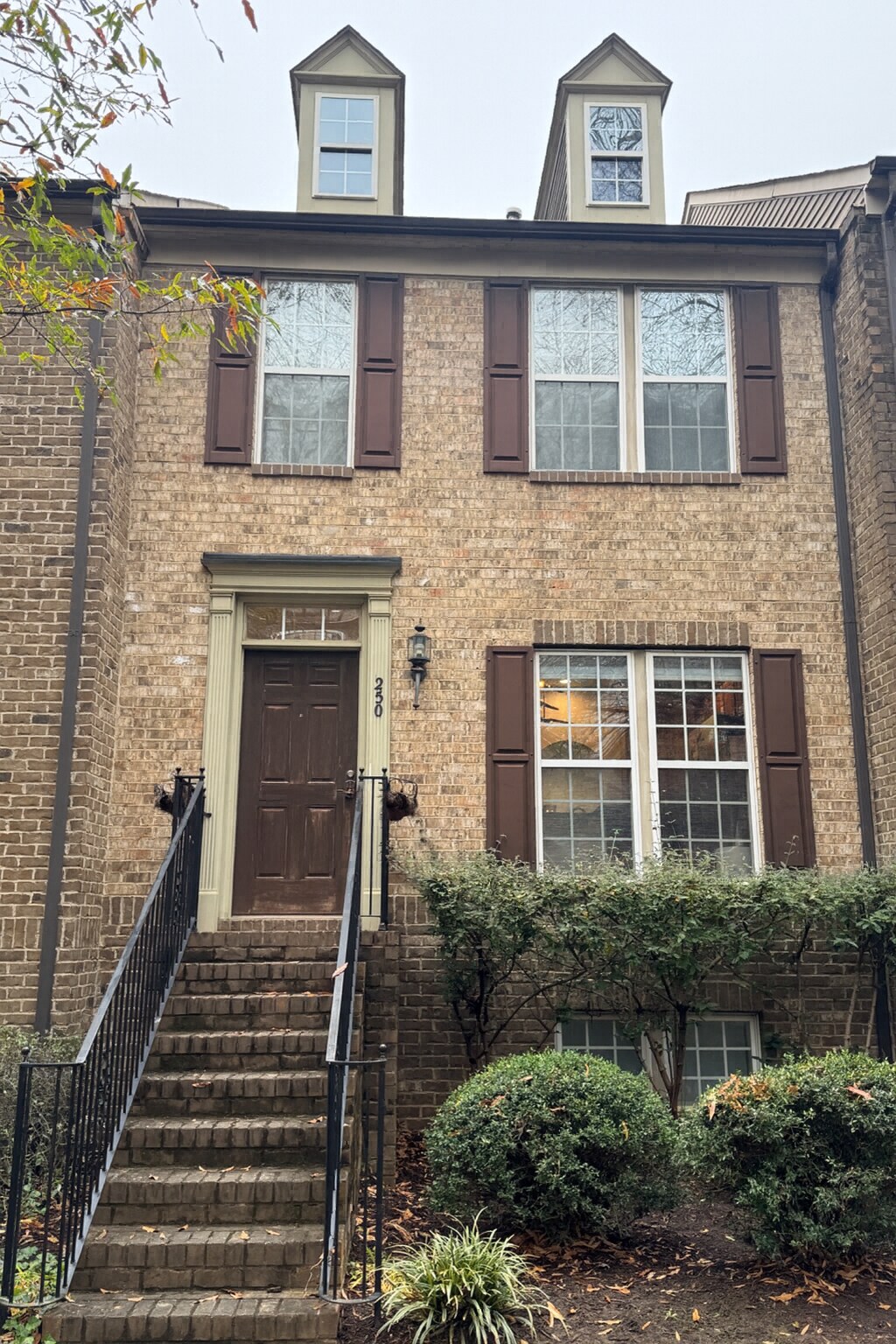 Building Photo - 250 W Bland St