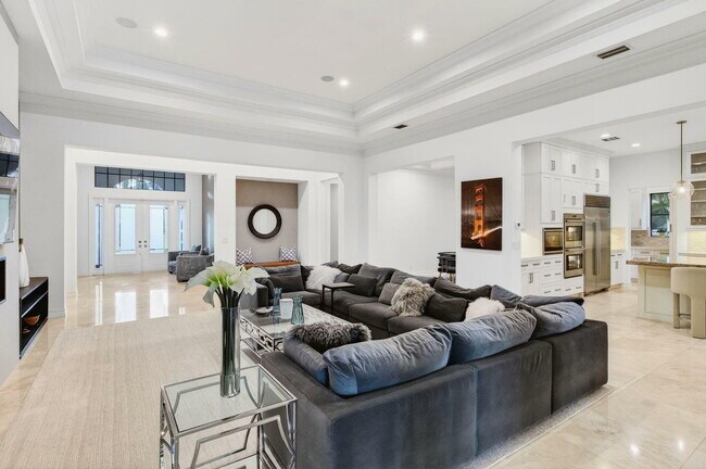 Building Photo - 17662 Cadena Dr