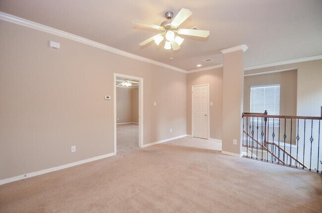 Building Photo - 3042 Royal Oaks Crest