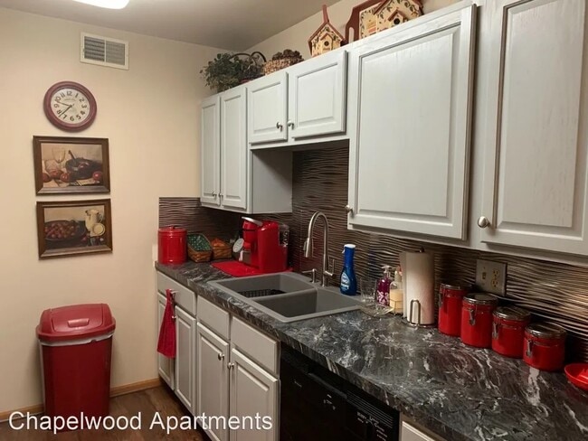 Building Photo - 1005 Valley View Ln