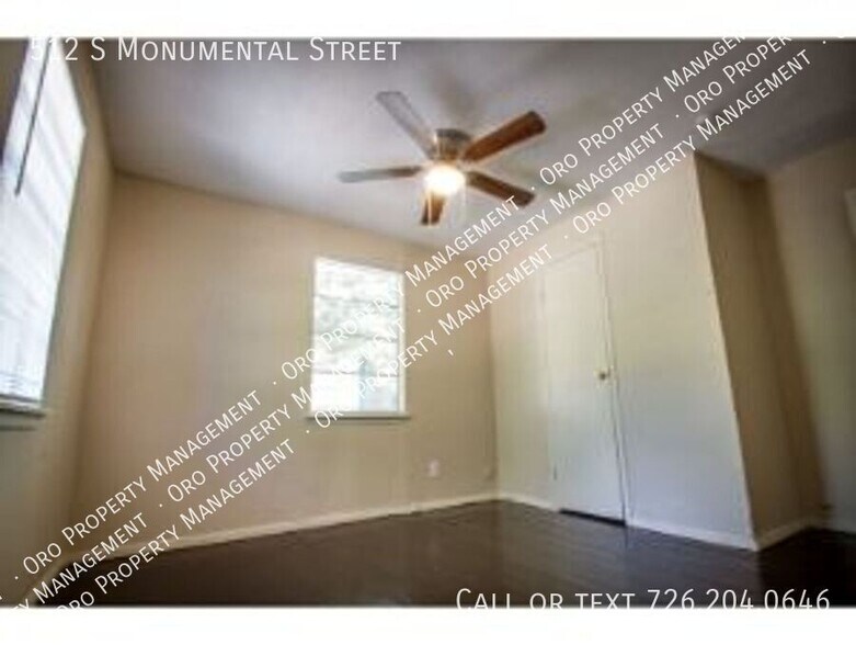 Building Photo - 512 S Monumental St