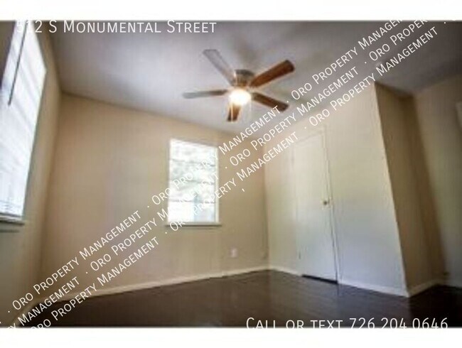 Building Photo - 512 S Monumental St