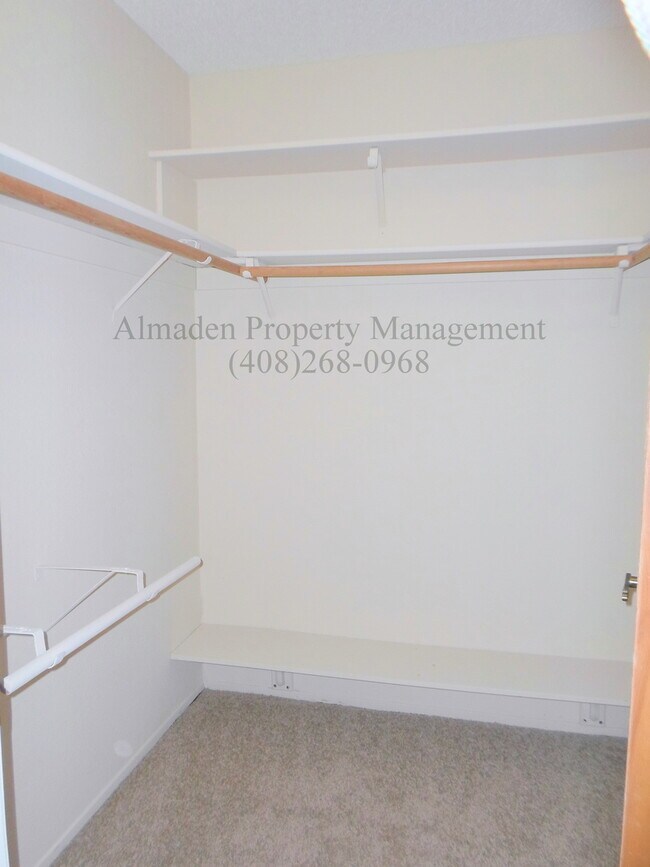 Building Photo - Remodeled Almaden Townhome in Great Location! Award Winning Schools! Central A/C!!