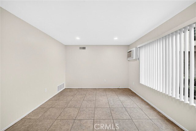 Building Photo - 160 Greentree Ln