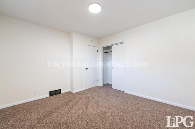 Building Photo - 3058 Nebraska Ave