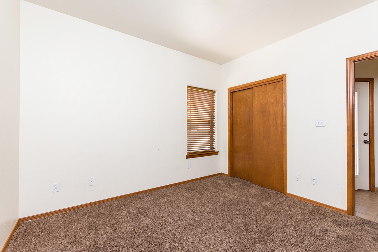 Building Photo - 2375 Saturn Cir