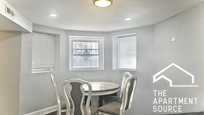 Building Photo - 3539 W Grenshaw St