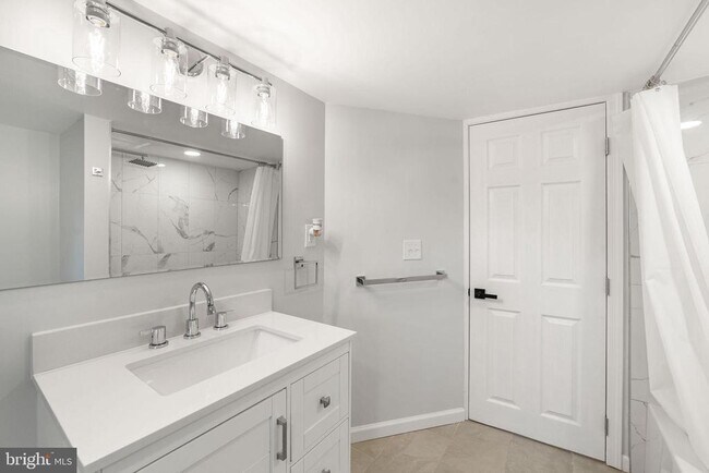 Building Photo - 4 Walnut St