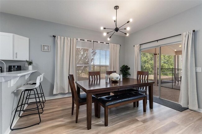 Building Photo - 546 Windsor Pl