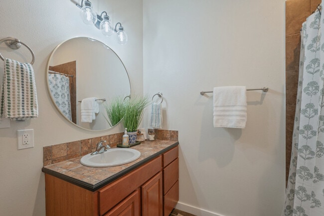 Building Photo - 6166 Imperial Loop Dr