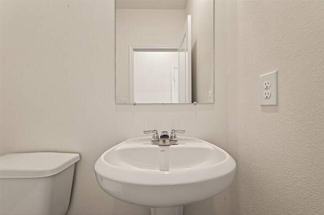 Building Photo - 31247 Williams Lndg St