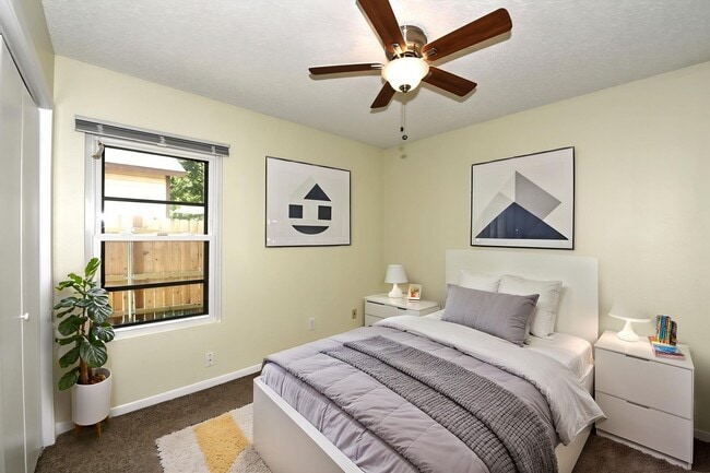 Building Photo - 3410 Ridge Ash