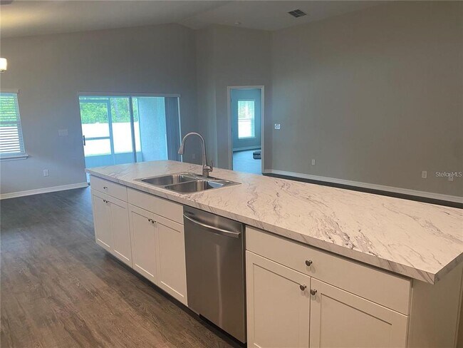 Building Photo - 94 Polermo Ave