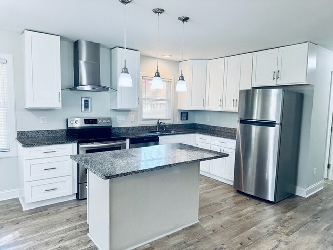 Building Photo - 900 6th St