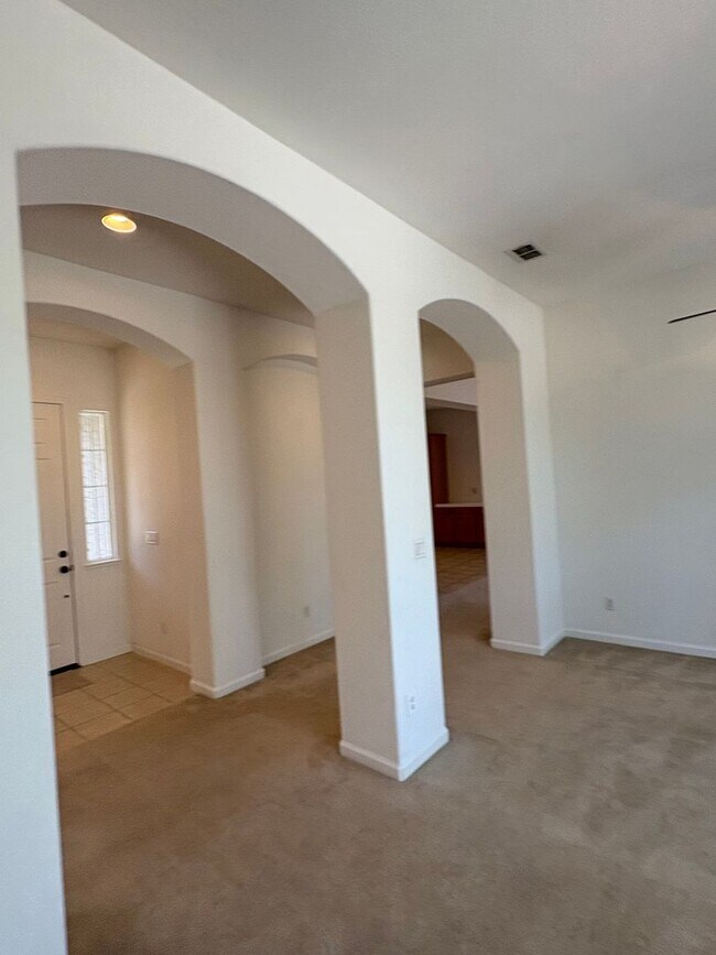 Building Photo - Beautiful charming single story home