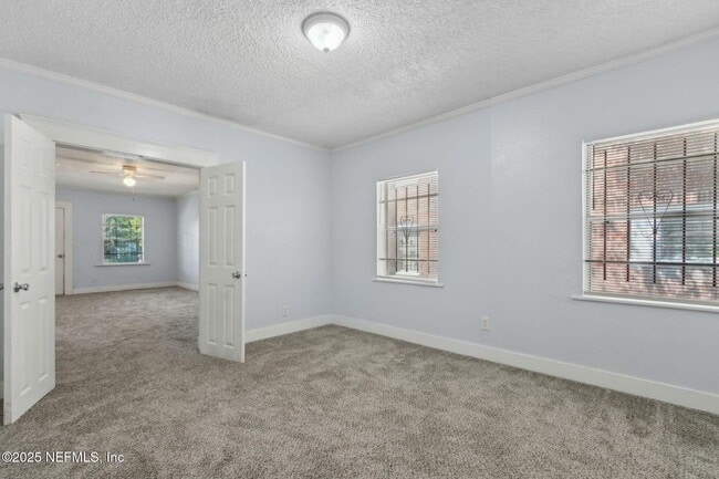 Building Photo - 421 W 18th St