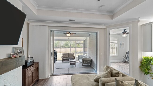 Building Photo - Spacious 6-Bedroom Waterfront Home in Richmond Hill, GA