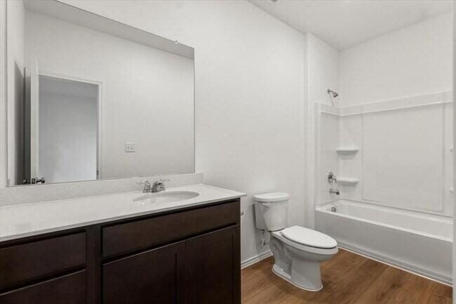Building Photo - 2405 Sunray Ct