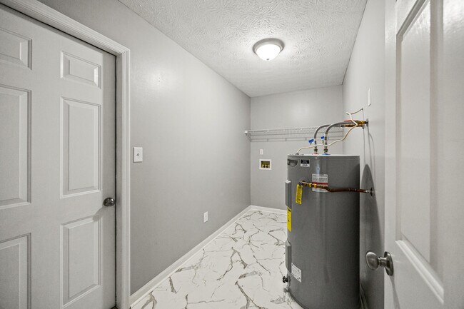 Building Photo - 1060 Butler Dr