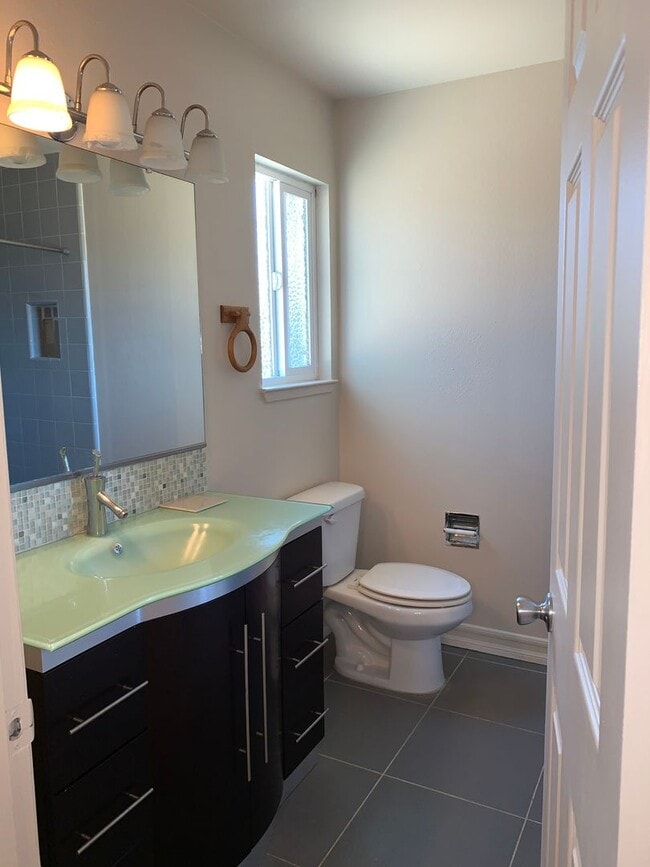 Building Photo - 1521 Clevenger Dr