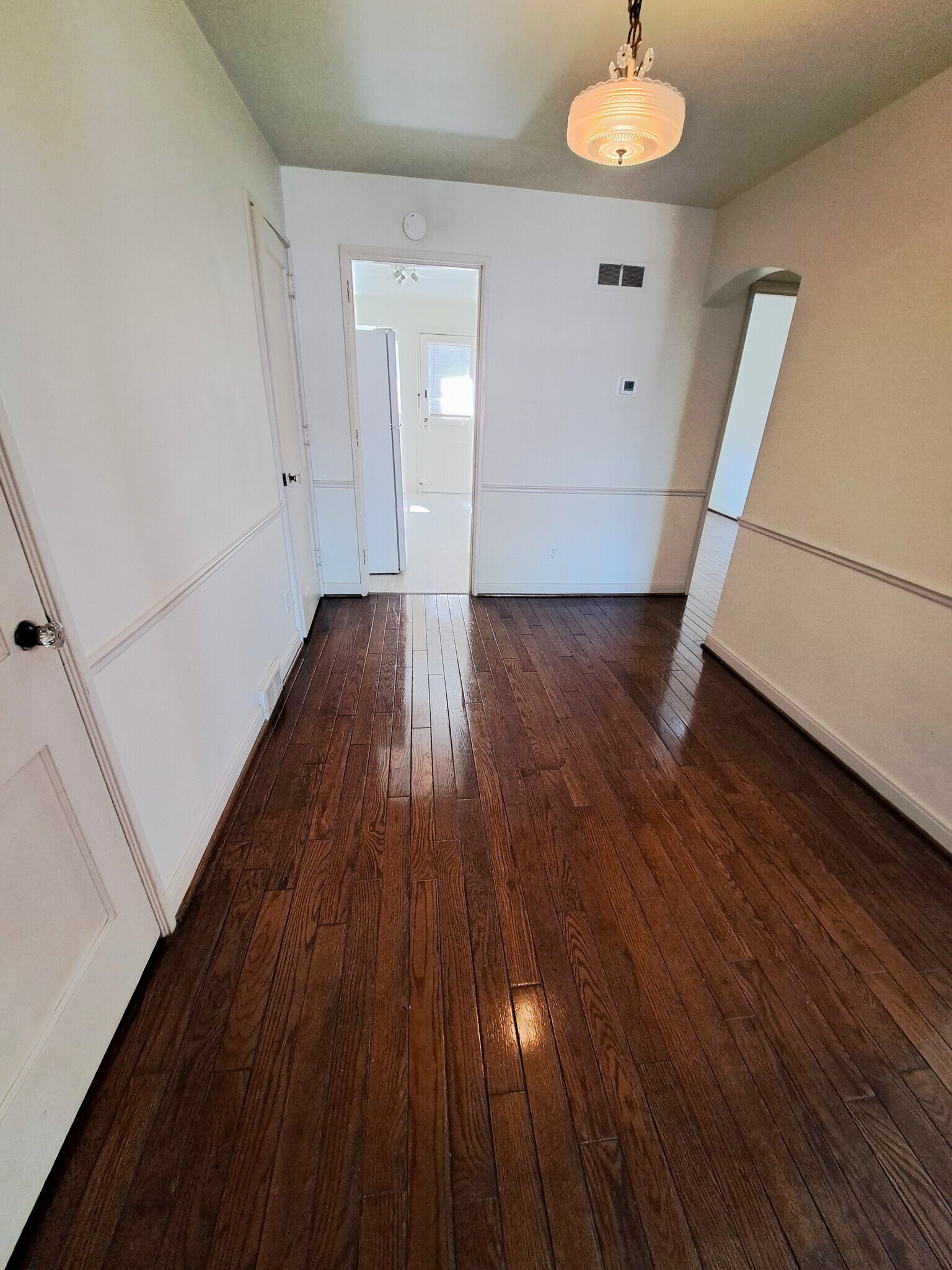 Dining room - 1331 W 6th Ave