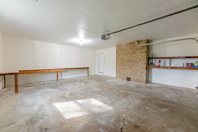 Building Photo - 10999 AR-72