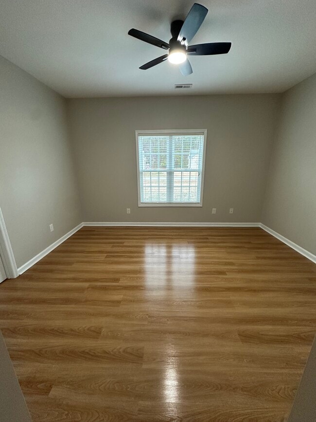 Building Photo - 104 Hooks Glenn Dr