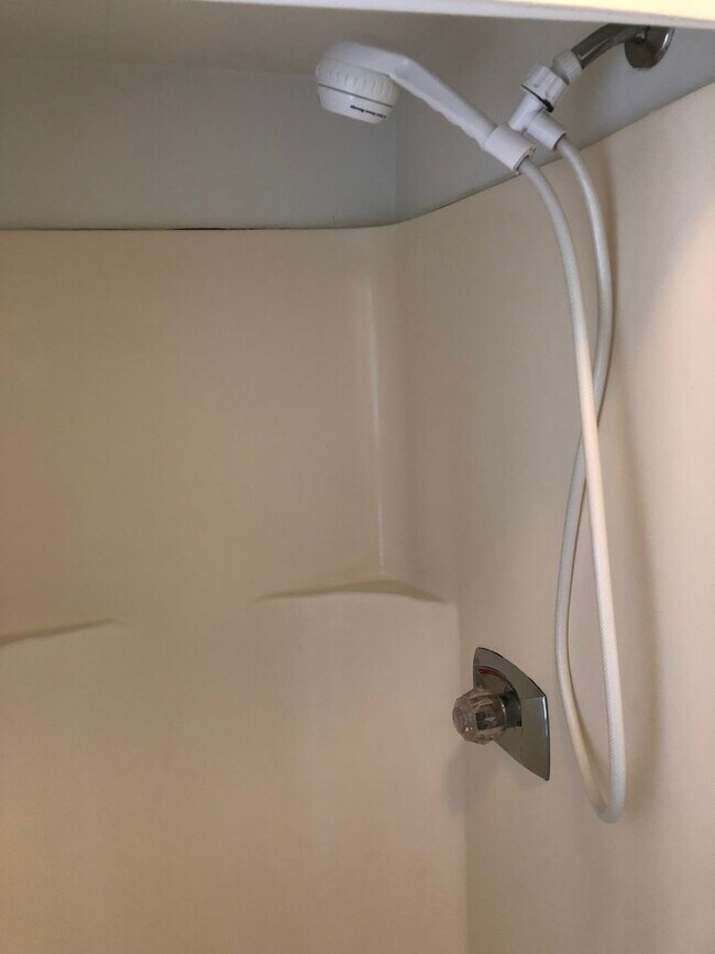 Building Photo - 3901 W Ridge Rd