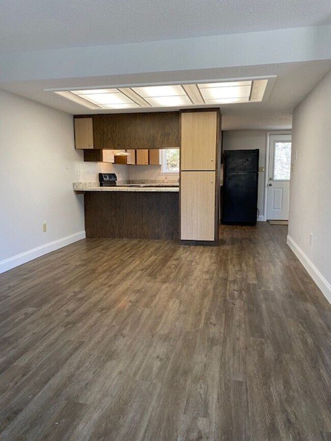 Building Photo - 30 Success Ave