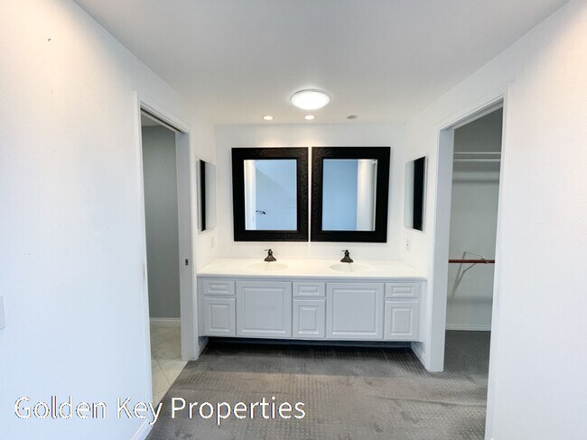 Building Photo - Waterfront Condo on the Buena Vista Lagoon - 5 mins from Carlsbad Village!