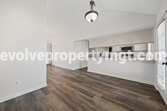 Building Photo - 8608 Port Douglas Dr