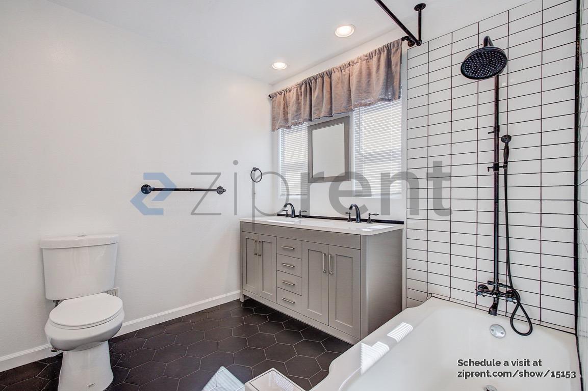 Building Photo - 9116 S Van Ness Ave