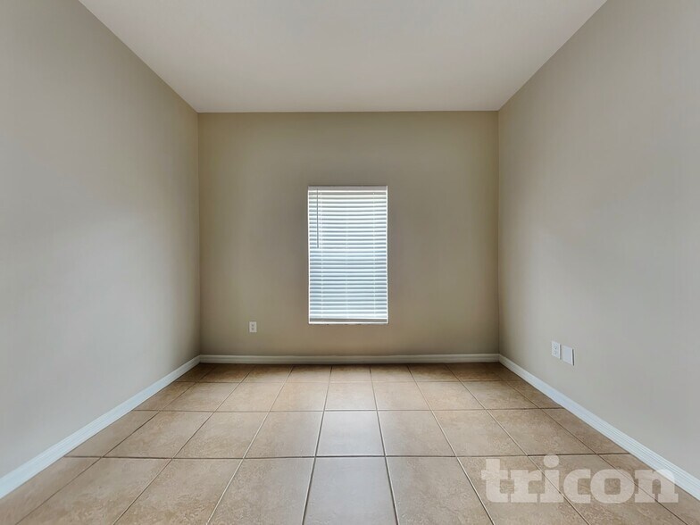 Building Photo - 10327 Celtic Ash Dr