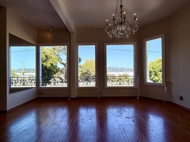 Building Photo - Gorgeous studio for rent in Sausalito!