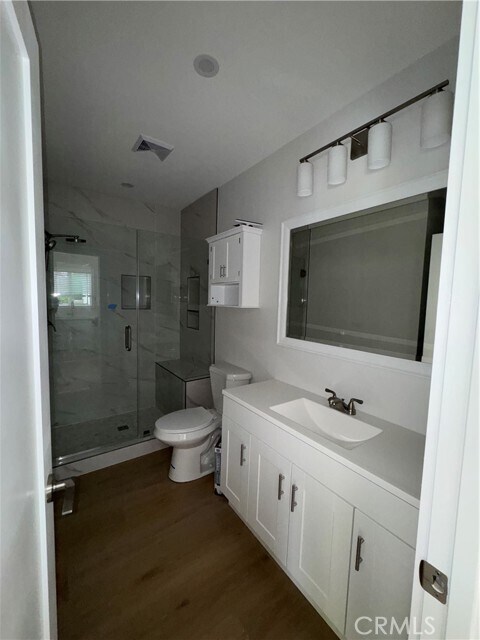 Building Photo - 33 Willow Tree Ln
