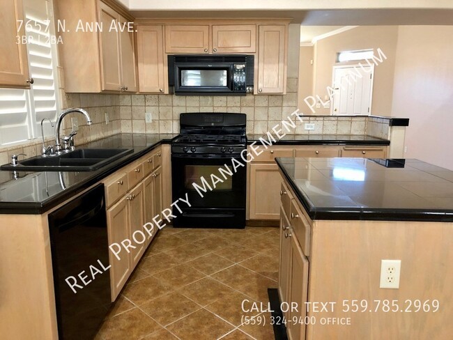 Building Photo - $2,250 Willow & Alluvial 3 Bedroom home - ...