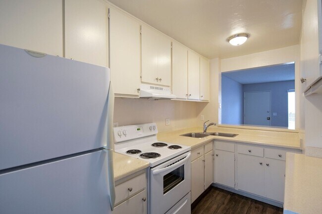 Building Photo - 441 Dominguez Way