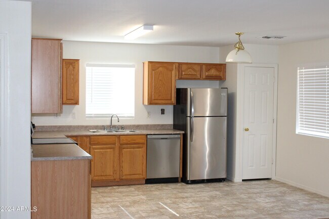 Building Photo - 2568 W Tanner Ranch Rd