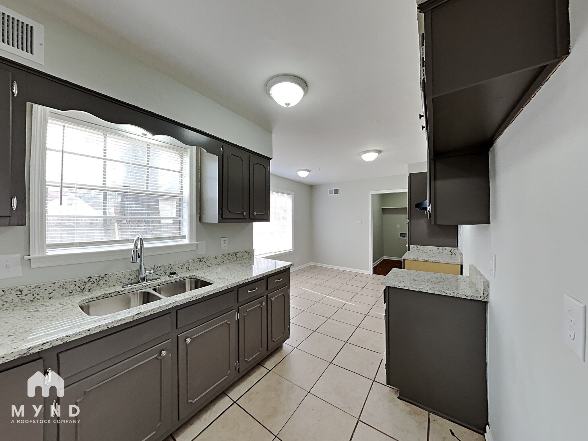 Building Photo - 3281 Whitney Ave